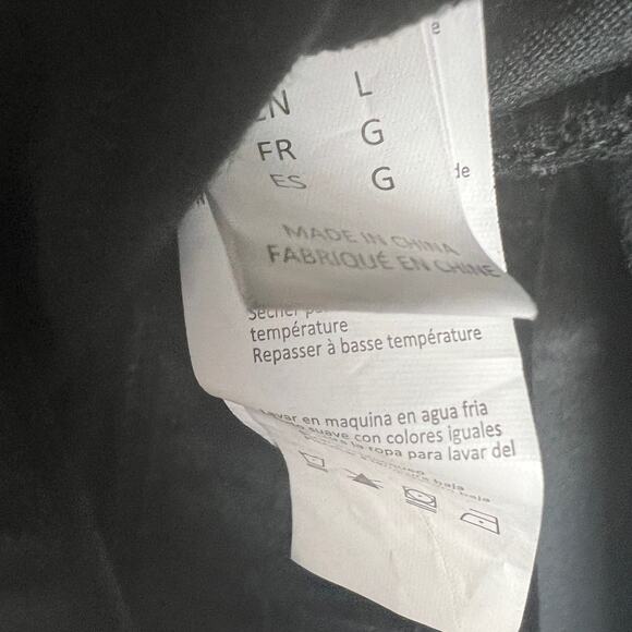 Weekend Edition Women's Long Sleeve Black Velour Cropped Sweatshirt Sz L - Picture 2 of 12